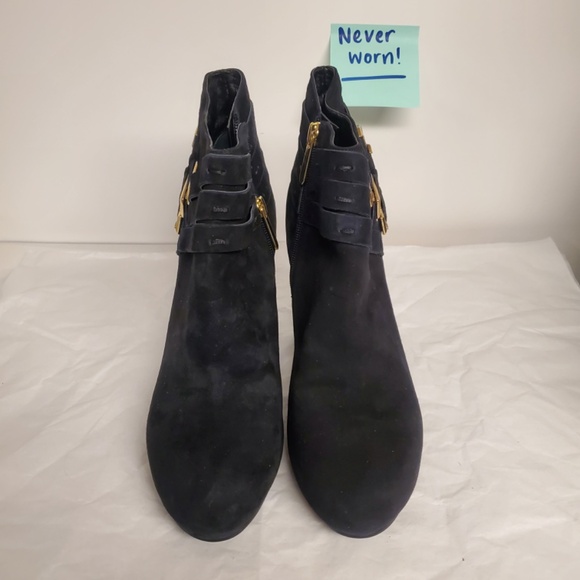 NWT GUESS black Latoian 9.5 felt/suede buckle bootie - Picture 4 of 7